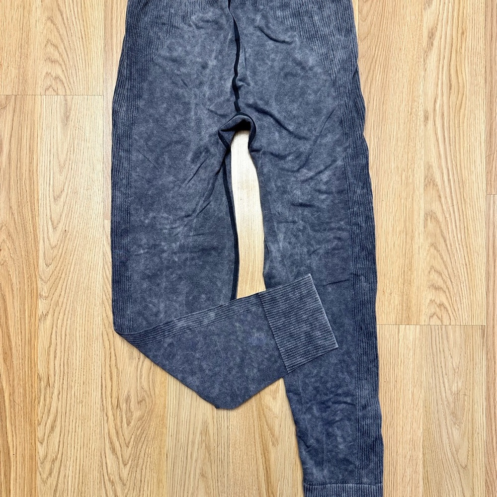 PINK Victoria's Secret set of 3 Ribbed Leggings in Navy, Teal, and Purplish/Gray - Picture 4 of 12